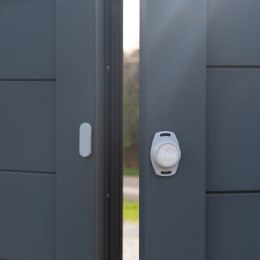 Yale Inteligentny sterownik do garażu 1x Smart Opener , 1x Door Position Sensor, 1x Magnes, 2x Dodatkowy kabel, 2x Taśma instala