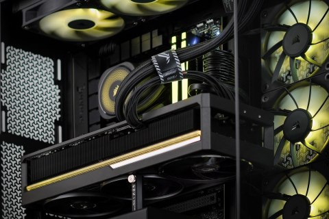 Actina iCUE 7800X3D/32GB/1TB/RTX5080/1000W