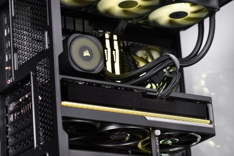 Actina iCUE 9800X3D/32GB/2TB/RX9070XT/850WW