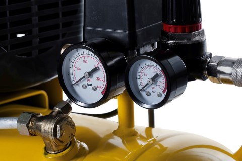 Sprężarka olejowa 1500W FCCC404STN005 STANLEY (WYPRZEDAŻ) Sprężarka olejowa 1500W FCCC404STN005 STANLEY (WYPRZEDAŻ)