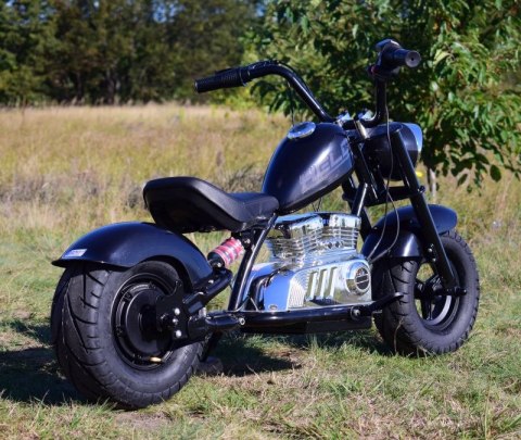 MOTOR CHOPPER "HELD", POMPOWANE KOŁA DO 25 KM/H, PODŚWIETLANY SILNIK/XB1058