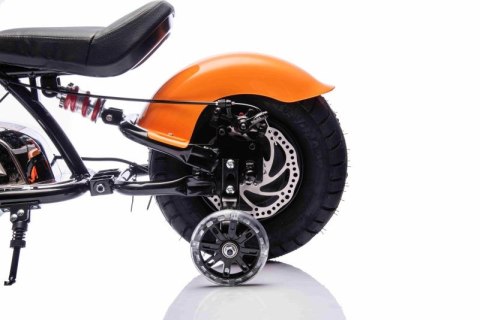 MOTOR CHOPPER "HELD", POMPOWANE KOŁA DO 25 KM/H, PODŚWIETLANY SILNIK/XB1058