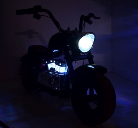 MOTOR CHOPPER "HELD", POMPOWANE KOŁA DO 25 KM/H, PODŚWIETLANY SILNIK/XB1058