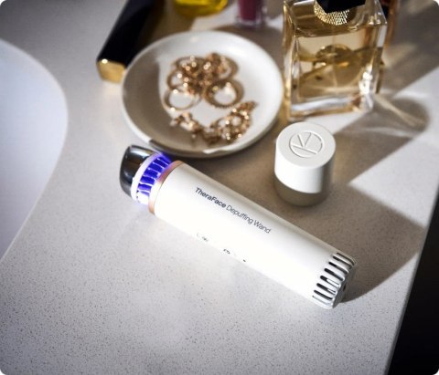 TherabodyTheraFace Depuffing Wand (indigo) - różdżka do pielęgnacji twarzy