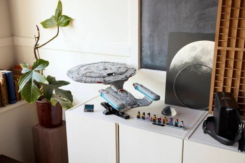 LEGO 10356 Icons - Star Trek: U.S.S. Enterprise NCC-1701-D